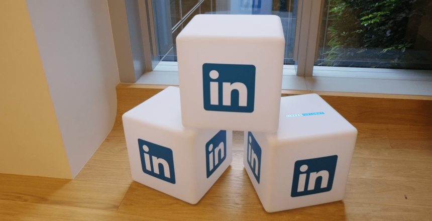 Viadeo connection. Viadeo account. LinkedIn Expert details how and why Linkedin is better than Viadeo.